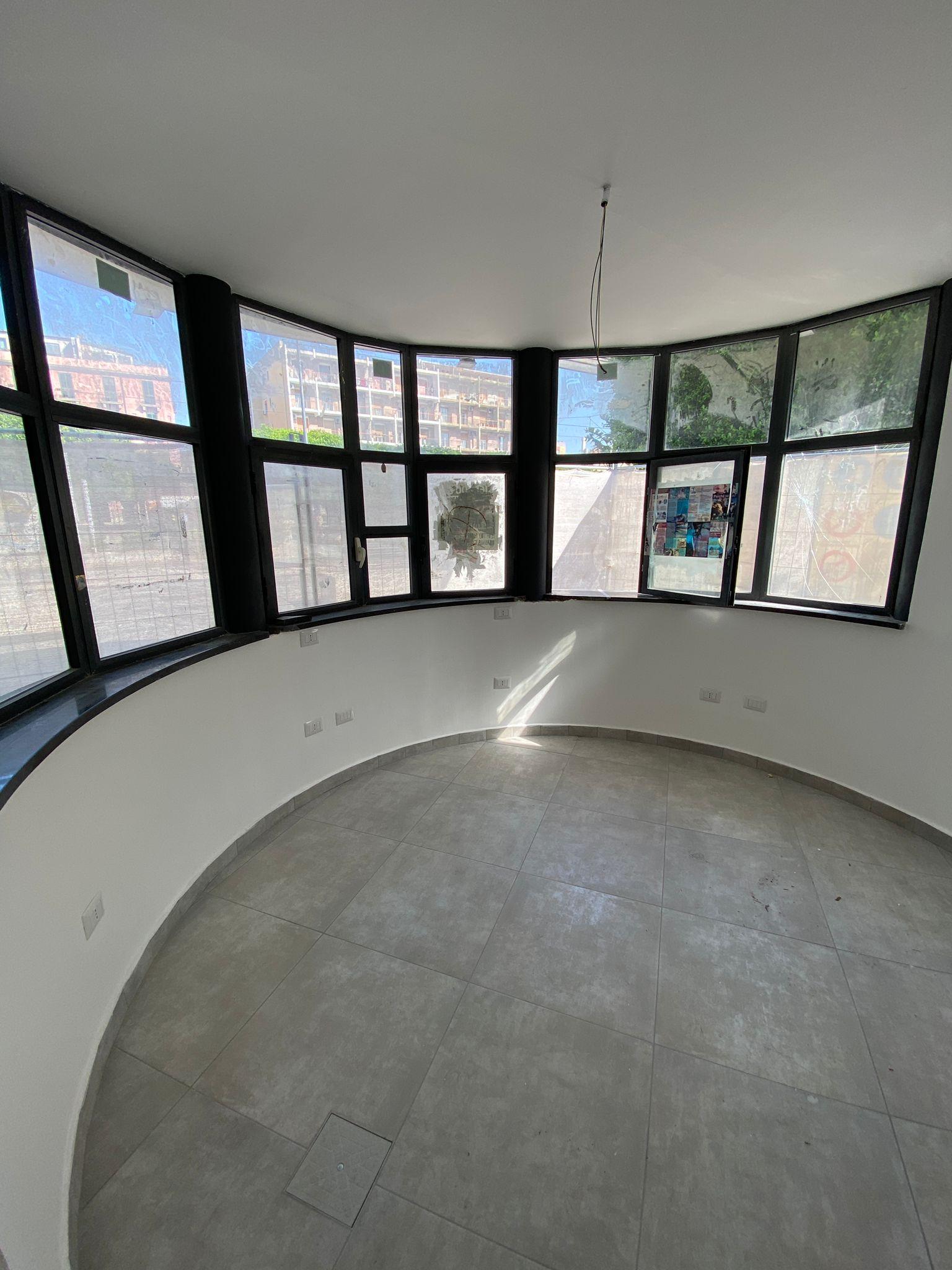 Chiosco ATM di Piazza Cairoli: in via di completamento i lavori di ristrutturazione