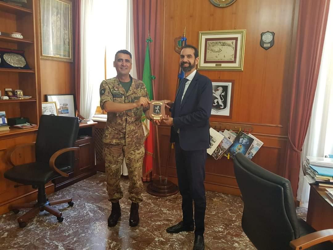 Il Sindaco Basile in visita di cortesia dal Comandante della Brigata Meccanizzata "Aosta" Bertoncello