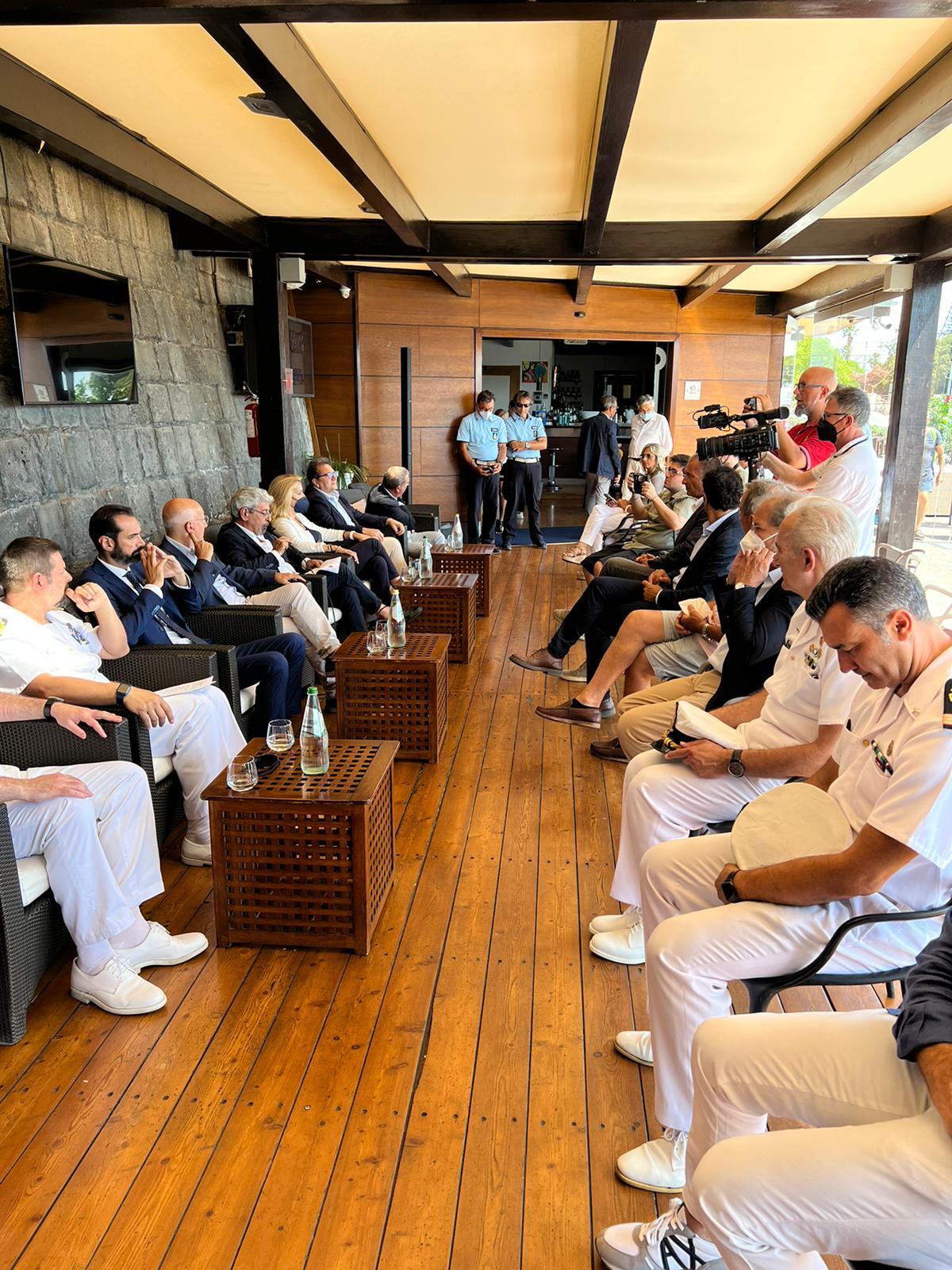 La nave Palinuro il 6 agosto a Messina per partecipare alla XIV edizione della Rievocazione storica dello Sbarco di Don Giovanni d'Austria a Messina nel 1571