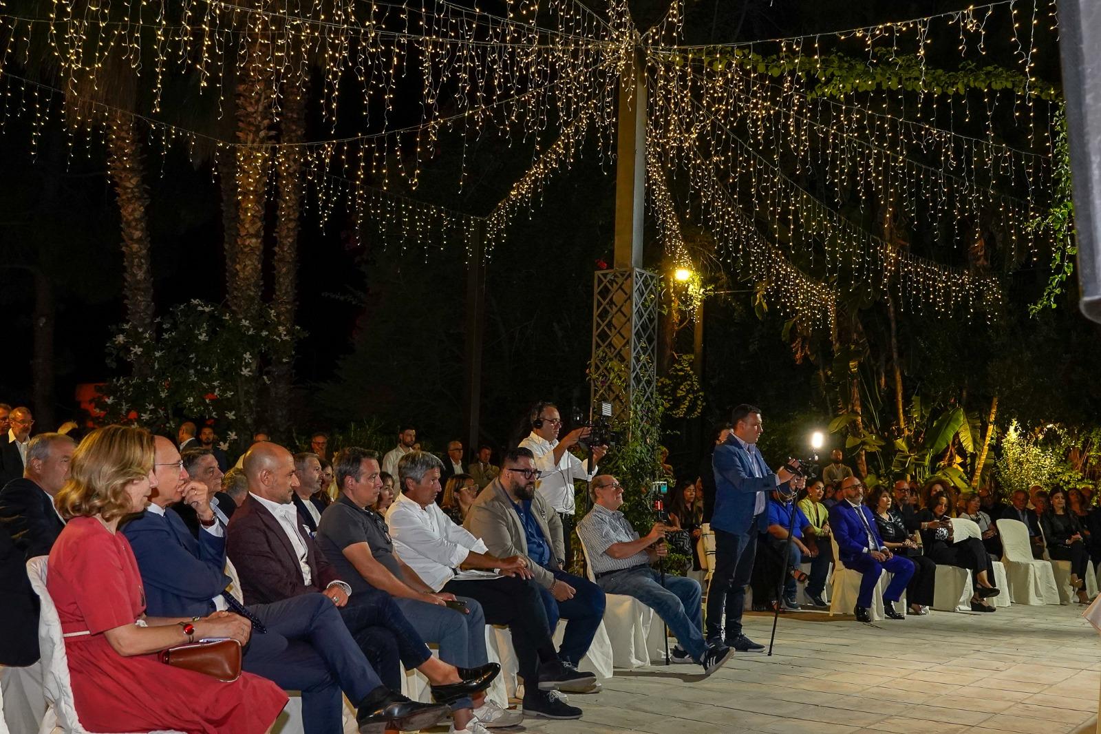 A Piazza Cairoli torna il Messina Street Food: ieri alla presentazione il Sindaco Basile e l'Assessore Musolino