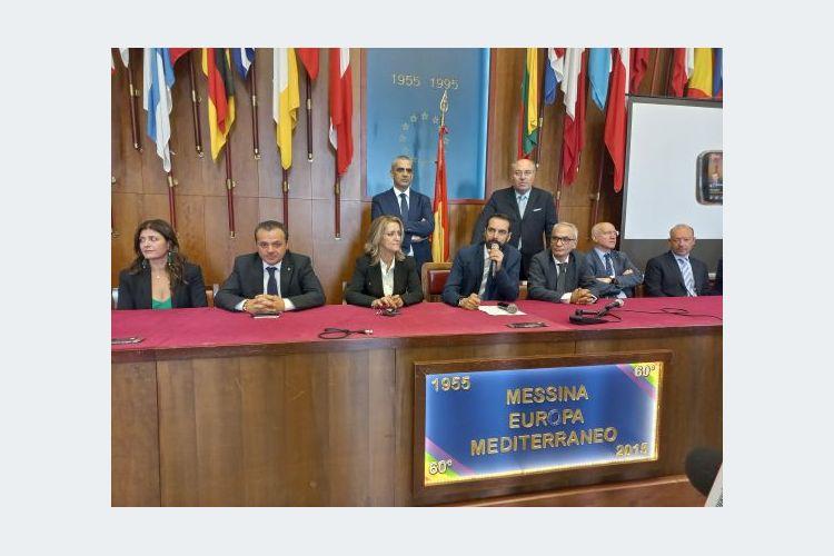 Presentata oggi dal Sindaco Basile la nuova Giunta comunale: Massimo Finocchiaro nominato nuovo Assessore e Roberto Cicala designato nell'Esecutivo. Conferito l'incarico di Vicesindaco all'Assessore Mondello.