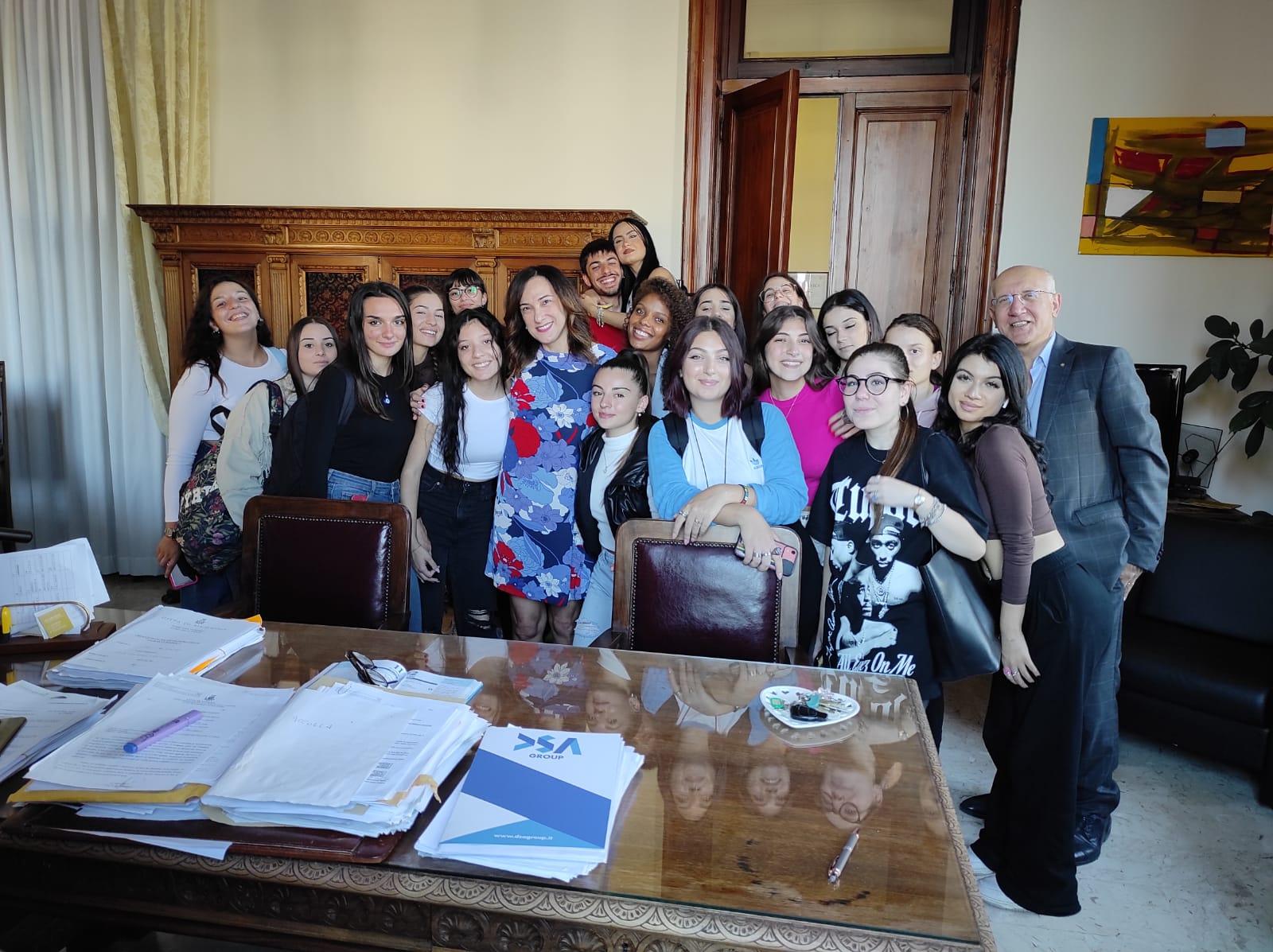 Visita a Palazzo Zanca di una classe del Liceo Seguenza