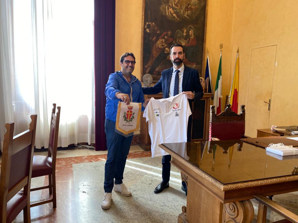 Incontro del Sindaco Basile con il pilota messinese Ricciari