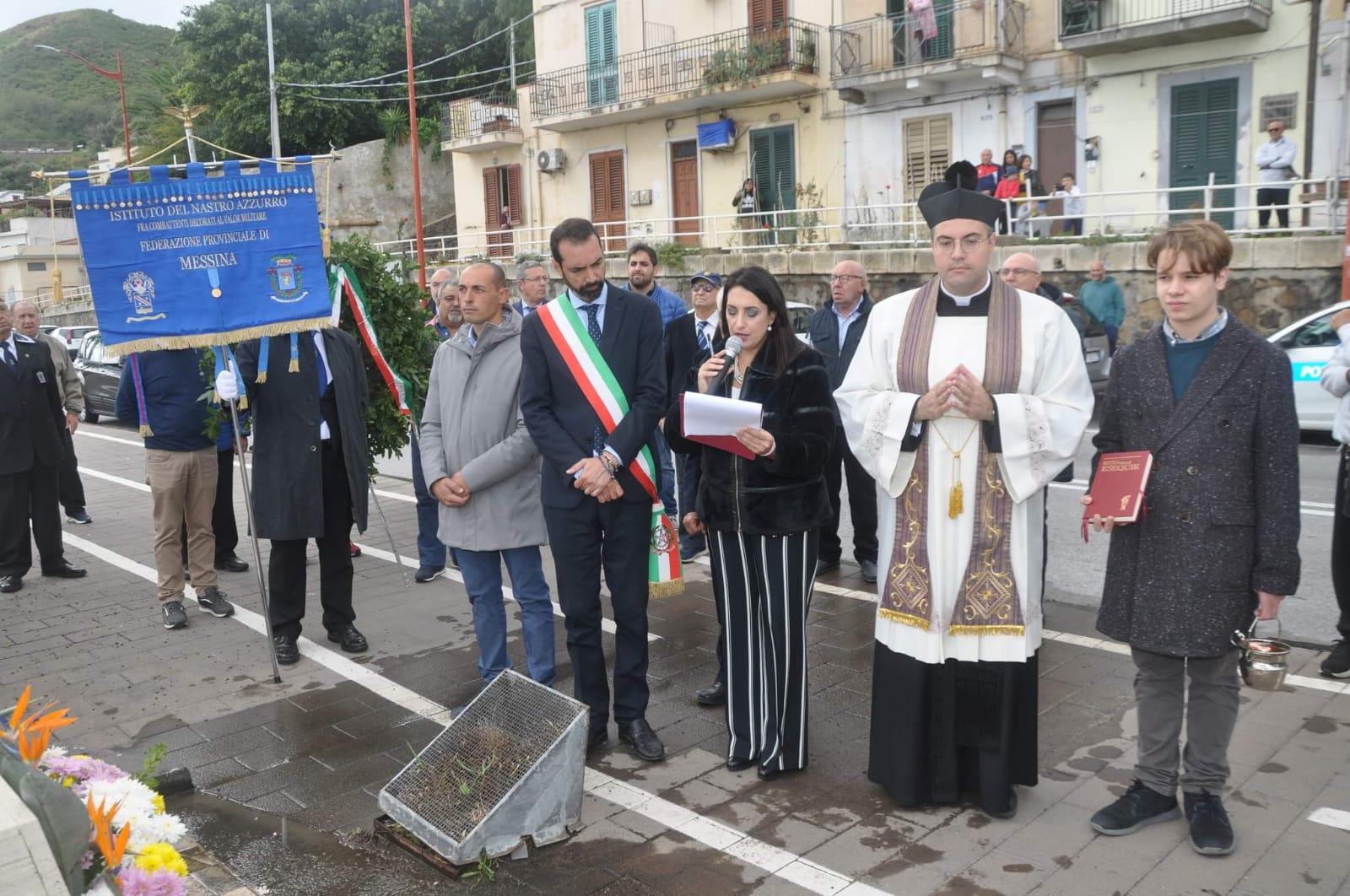 L'Associazione culturale Nuovi Orizzonti col patrocinio dell'A.N.I.O.M.R.I.D. commemora i caduti a Pace alla presenza del Sindaco Basile e del Vicesindaco Mondello