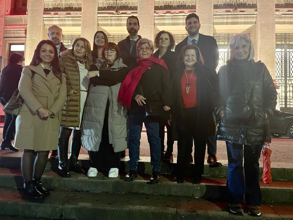 Palazzo Zanca illuminato di arancione contro la violenza sulle donne