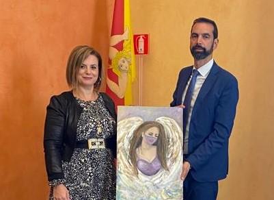 Donato al Comune di Messina dall’artista De Leo un dipinto per una iniziativa benefica in vista del Natale