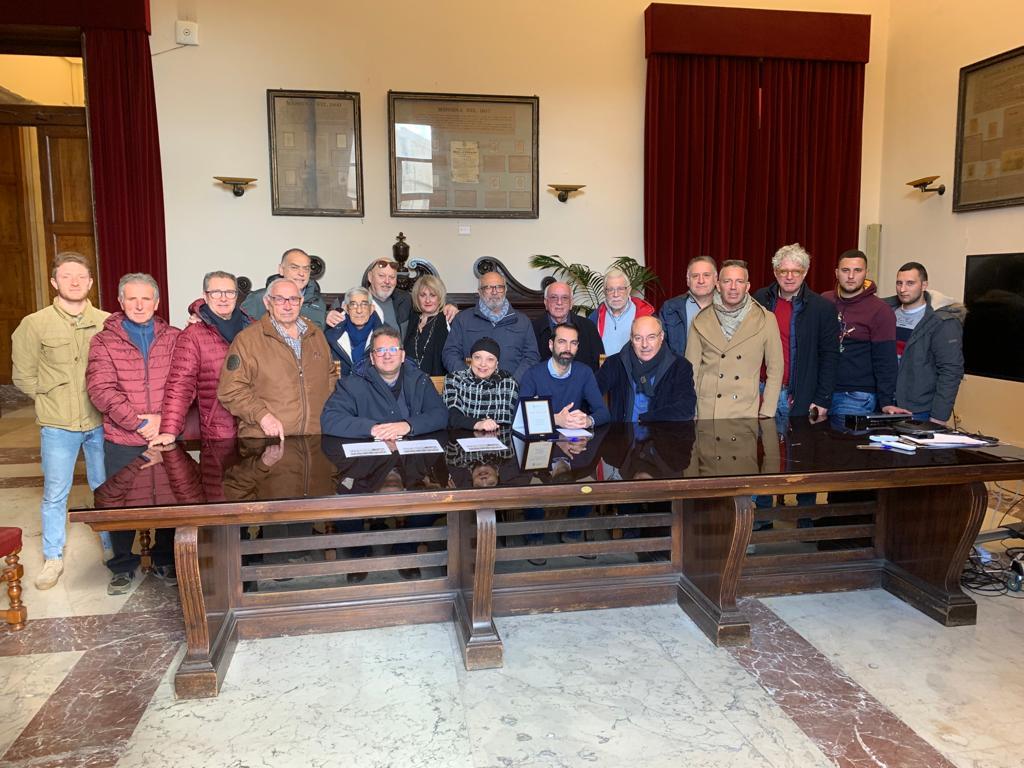 Presentati oggi al Sindaco Basile i calendari sportivi della Top Competition