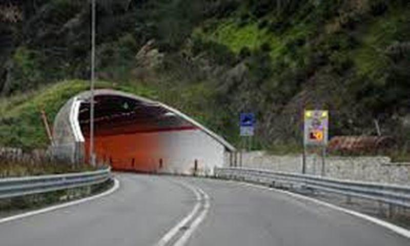 Dalle ore 7 di domani alle 19 di sabato 4 marzo chiusa al transito veicolare la galleria San Jachiddu