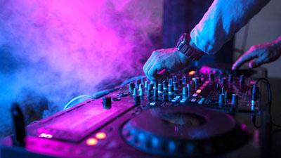 Regolamentazione orari emissioni sonore pubblici esercizi: nuova ordinanza del Sindaco Basile