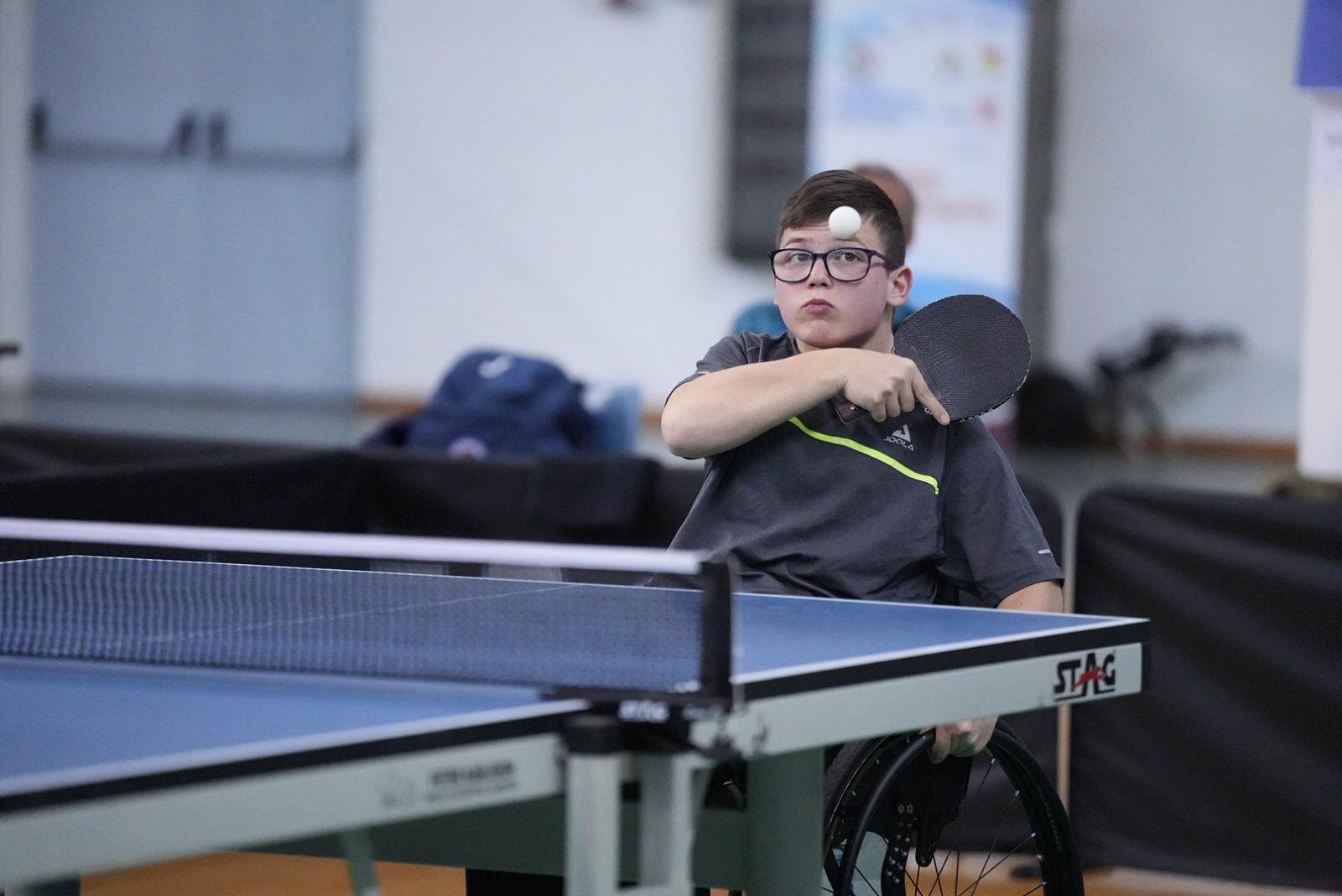 Ai campionati italiani paralimpici di Messina, lo Sport è Vita onlus conquista lo scudetto a squadre di classe 1-5. Singolare giovanili ed esordienti a Ragazzini, Fortuzzi e Tolu