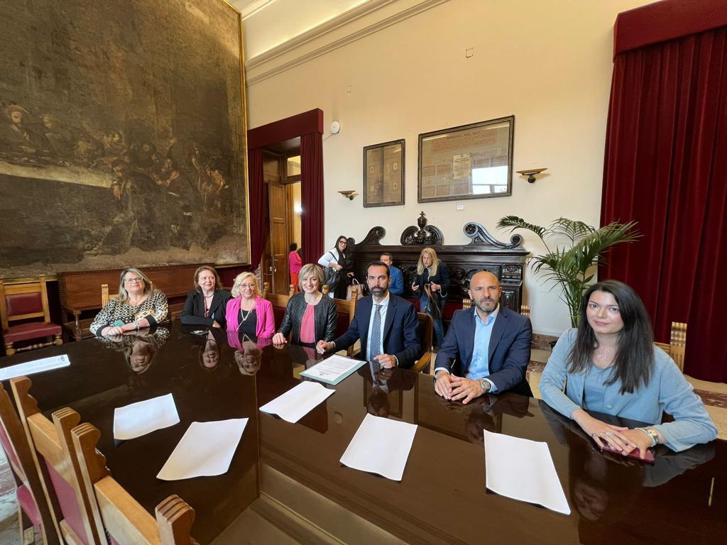 Firmato stamani a Palazzo Zanca il contratto di Consigliera di Fiducia