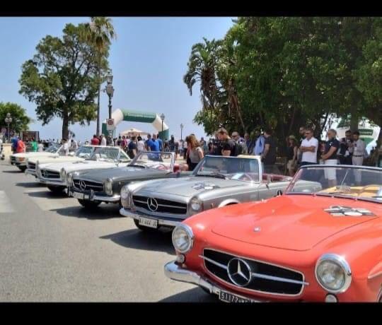 Domani in piazza Duomo il quarto raduno Mercedes SL
